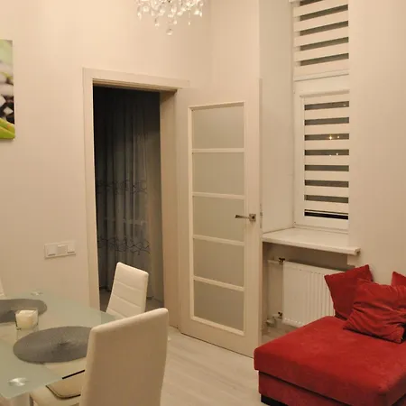 דירה 2-rooms In The Historical Heart Of